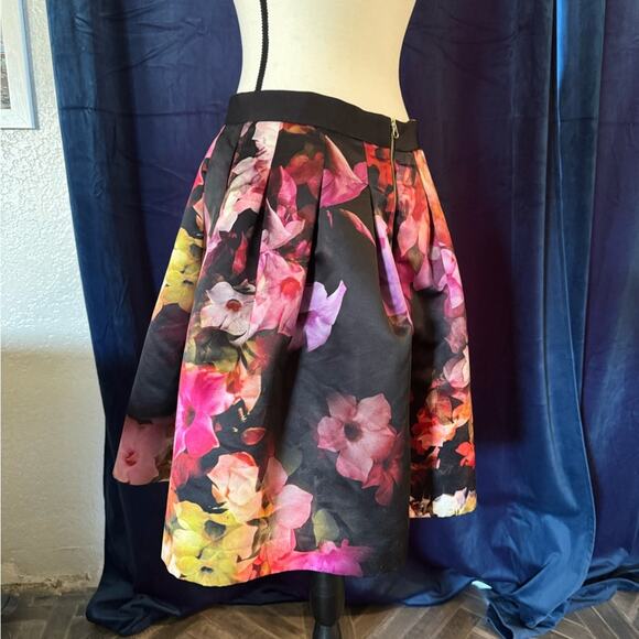 Ted Baker London Floral Full Skirt with Petticoat ~ Size 6 - Picture 7 of 11
